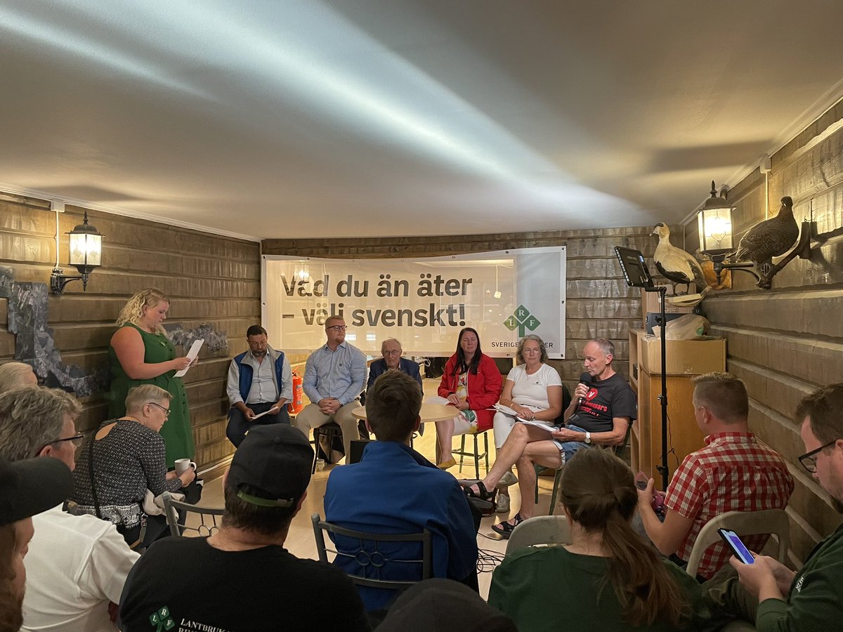 På plats i Djupsjö för landsbygdspolitisk debatt. Viktiga frågor ställdes till lokala politiker. #lokalproducerat #tillväxt