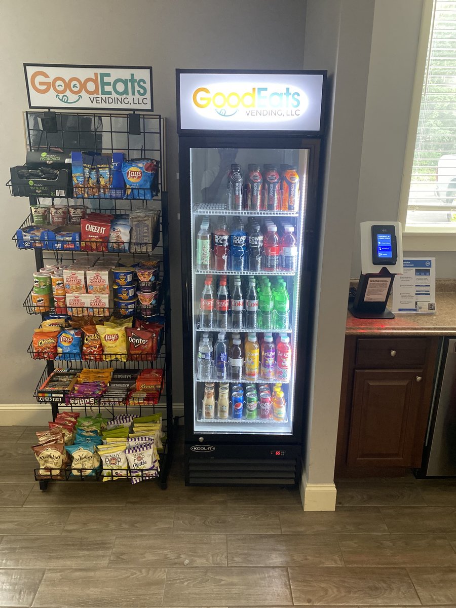 CPWorld90's tweet photo. And my setup is complete. If your break room is crappy hit up @GoodEatsVending! Tell your employers your snack selections sucks and you need @GoodEatsVending 🥹🥹🥹🥹 https://t.co/yEyeR01YGC