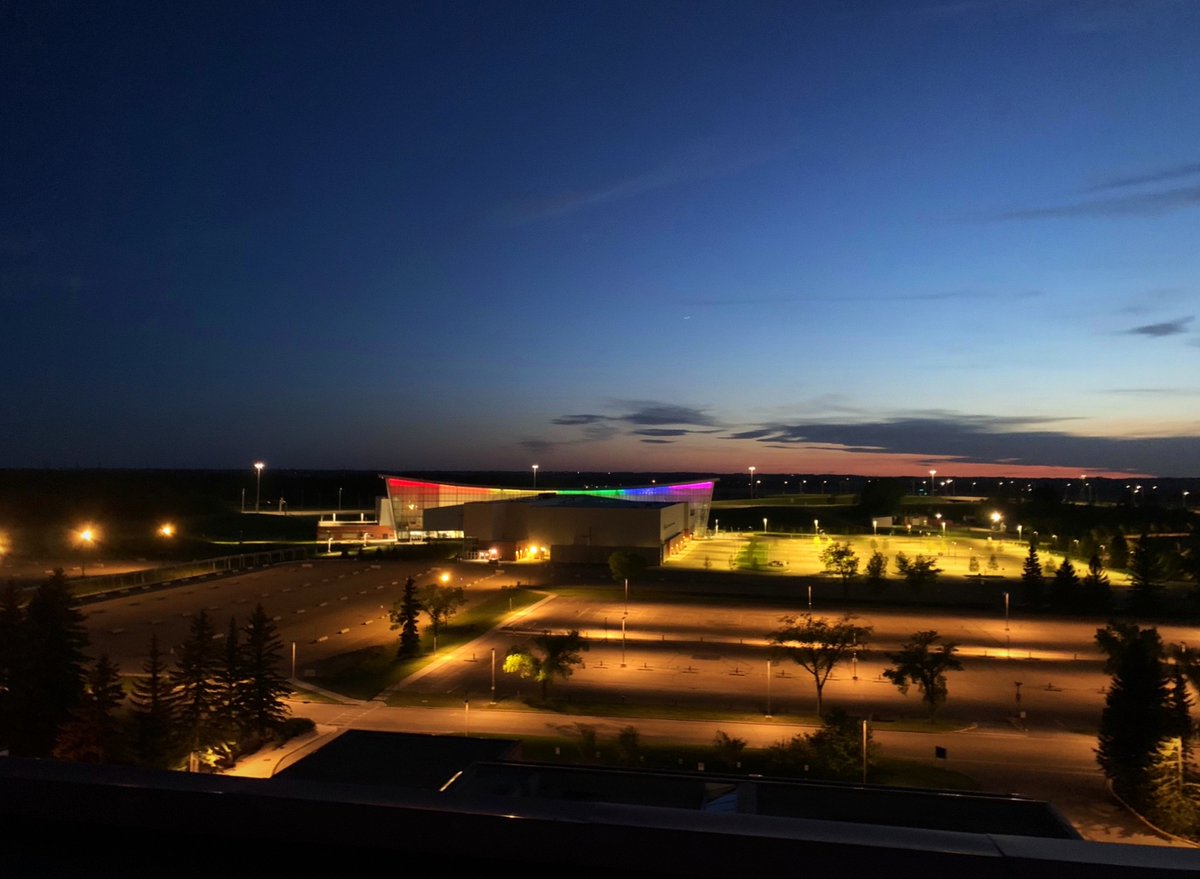 Have you ever seen a rainbow at night? Now, you have. 🌈

We've proudly lit the Gary W. Harris Canada Games Centre in pride colours as we continue celebrating <a href="/CentralABPride/">Central Alberta Pride</a> week! 🏳️‍🌈🏳️‍⚧️#MyRDP