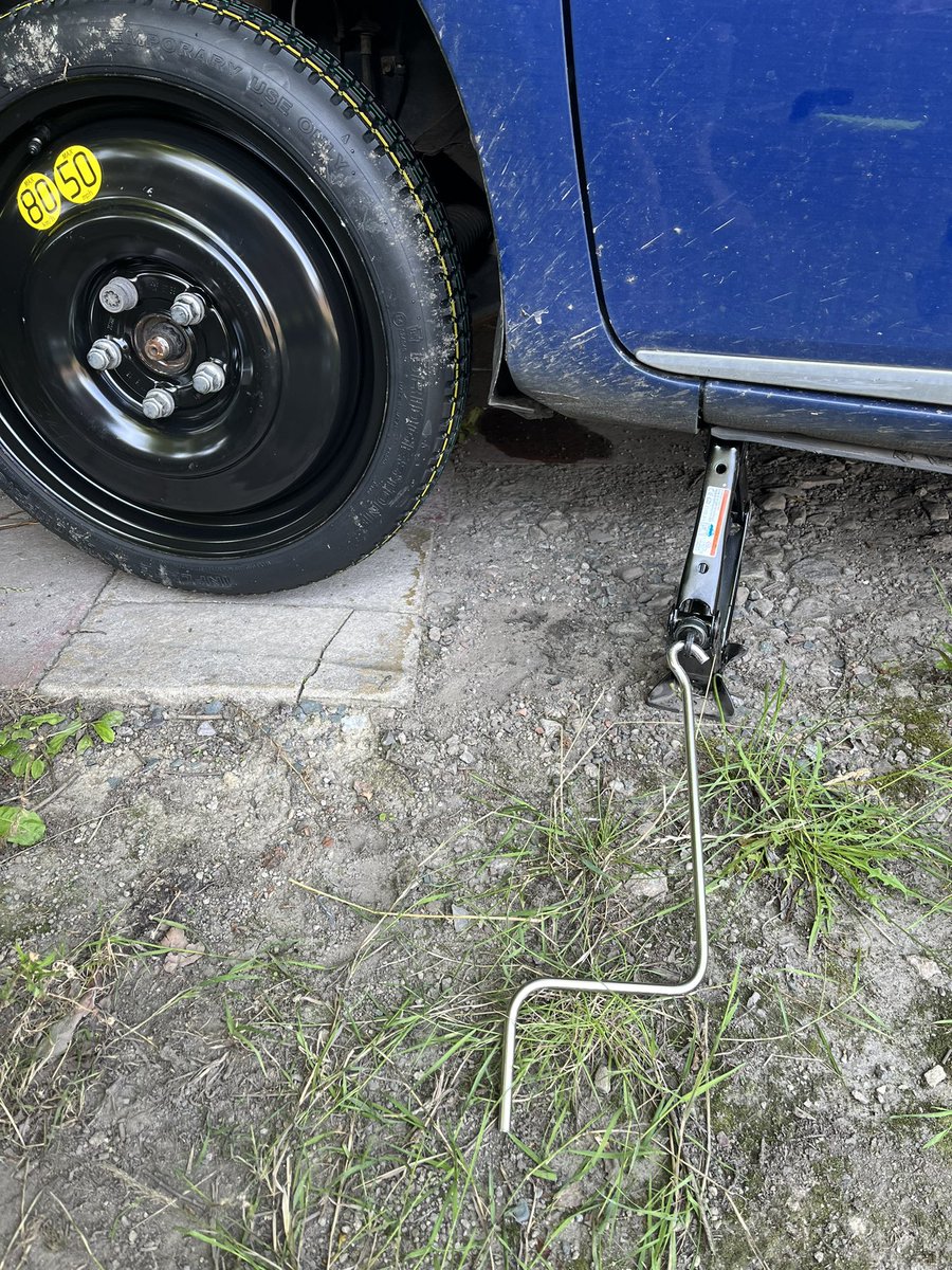 milliethefish's tweet image. Best thing my Dad ever did was make me put the spare tyre on all 4 wheels the day I passed my driving test 🚗🛞 Hated him at the time for it, but I can whip a tyre on and off in no time now. Been a few years since I’ve had to but all good now #thanksdad #daddysgirl #allsorted