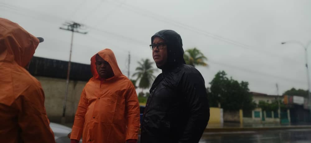 JohendersonG_'s tweet photo. Nos encontramos desplegados en todo el Municipio, atentos y prevenidos a esta onda tropical #27 la cual está originando precipitaciones en todo el territorio nacional, aquí estamos pueblo de Linares Alcántara juntos en acción preventiva, venceremos!

#TrabajadoresConLaPatria https://t.co/K0VzjBkOir