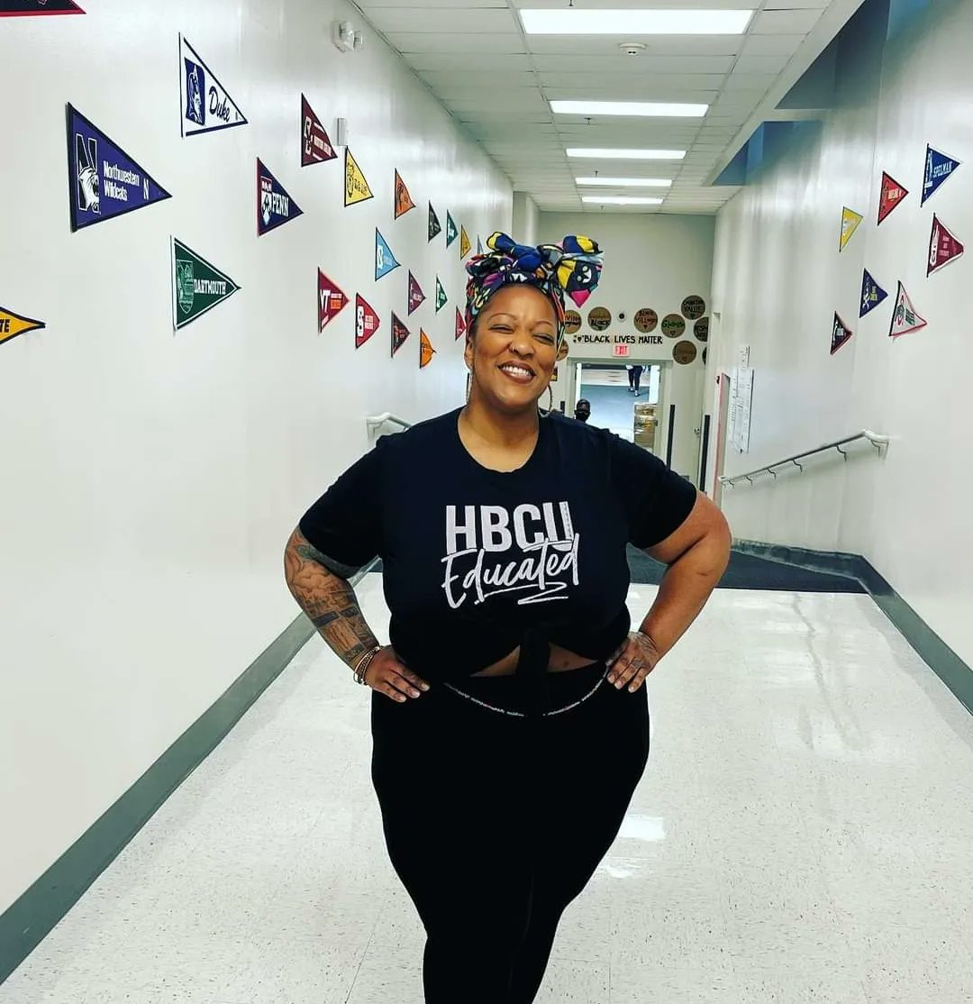 fpcsarmstrong's tweet photo. #allthewayup #wayupwednesday
We're happy to introduce our new Lead Vocal Music/Director of Performing Arts....Ms. Davis! Ms. Davis is currently rehearsing for her upcoming role in The Color Purple at the @sigtheatre! #dccharterproud #FPCSARM #performingarts #vocalmusic https://t.co/8MMIh3YRbu