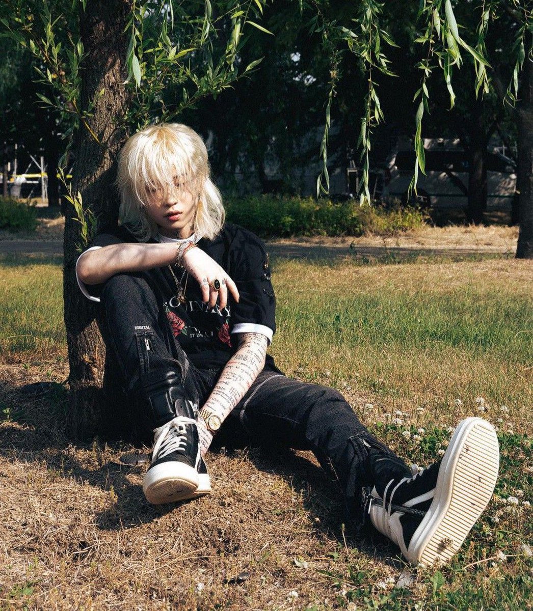 hauntdprglitter's tweet photo. @ashisland_99 + once just isn't enough for you🥹 ash you've come so far by the passionate drive carried for music--a beautiful journey of you evolving with every hardship & milestone achievement. may your bday be MEMORABLE♡
#A_Star_is_born
#our_Rockstar_day
#happyAshDay
#Clloud @ashisland_99 https://t.co/wIrKijKKx0
