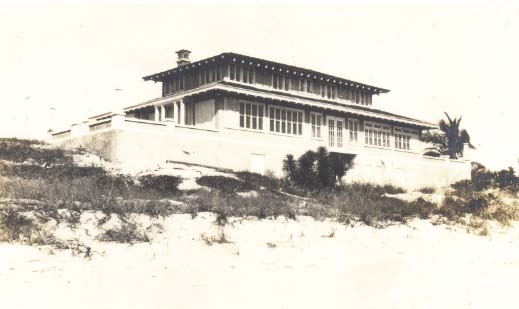BocaHistory's tweet photo. Not an aerial photo this week but I am sure many of you can guess the location of this based on the photo. π
Hint: It was also known as Hermansen's Restaurant at one point in its history...
#WednesdayWisdom #TheSchmidtMuseum #BocaHistory50th #MakingHistoryBoca #Iambocaraton https://t.co/sdIb06y8Wn