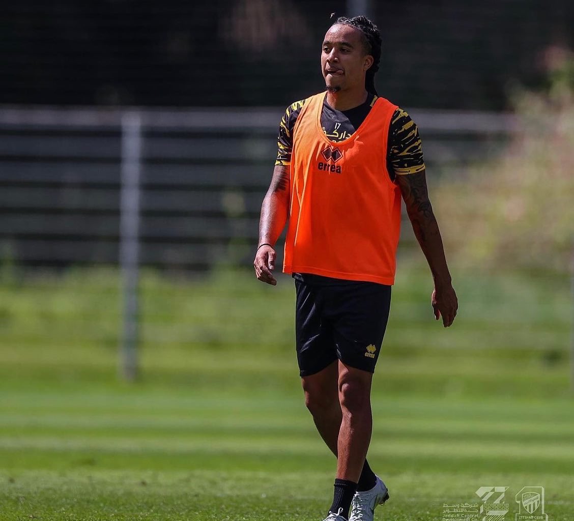 Helder Costa tweet media