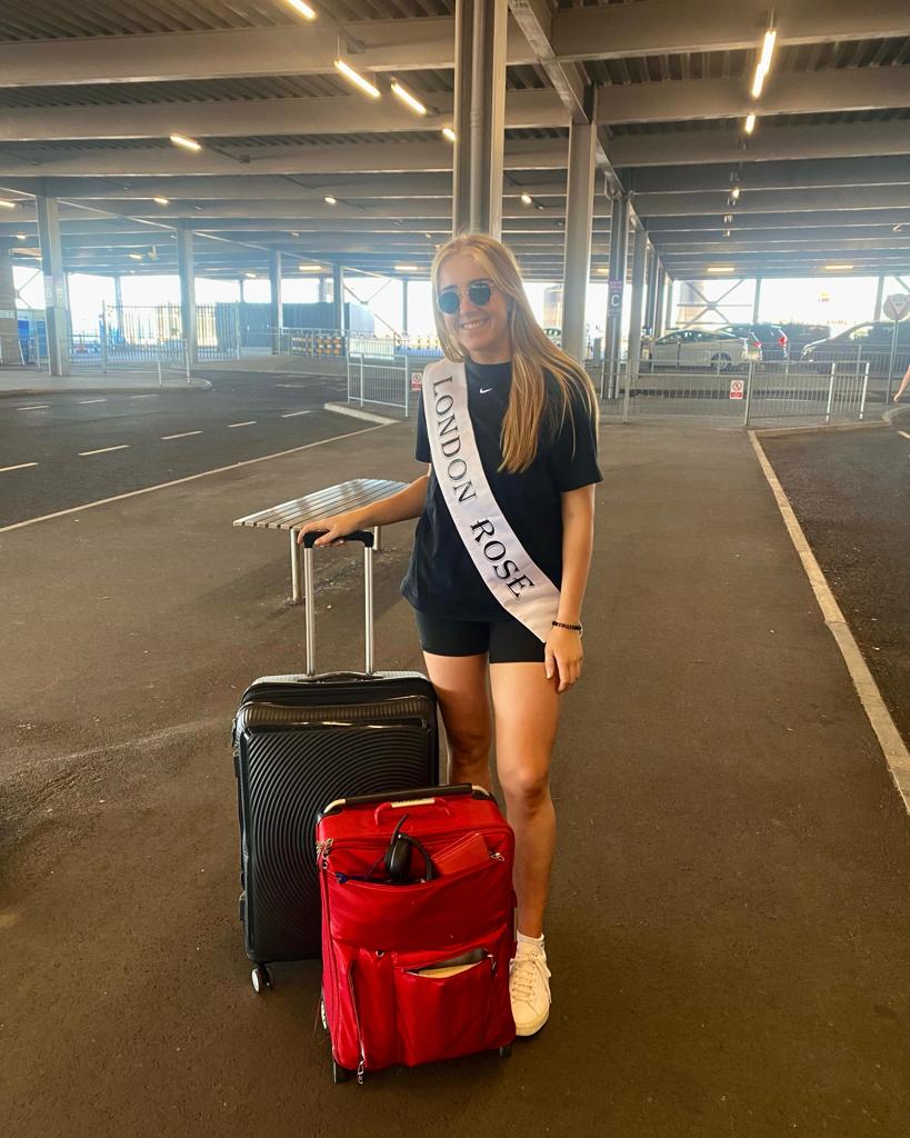 And she's off! ✈️ Wishing our London Rose Hayley the best of luck. You have done us all so proud already! Come on London Irish community, leave her a message of support in the comments below ⤵️ 🌹🌹🌹🌹🌹🌹🌹🌹🌹🌹🌹🌹 @RoseofTralee_ #londonrose #roseoftralee #irishinlondon