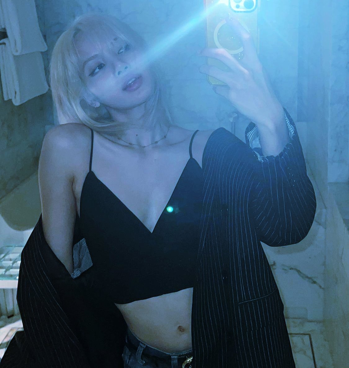 dailylisaselca's tweet photo. #LISA #리사 https://t.co/eJHBJtYmRT