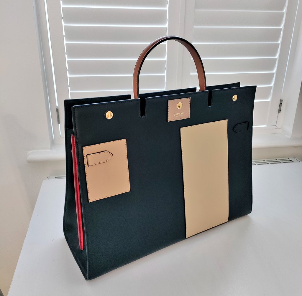 vikkispeed's tweet photo. My first official @Burberry purchase #perksofthejob 😍 https://t.co/rC5KwJgpwT