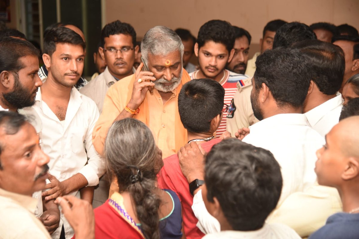 AmmukuttyYsrcp's tweet photo. ఈరోజు పుంగనూరులో శ్రీ గౌరవ  రామచంద్రారెడ్డి గారి కలిసిన వైఎస్సార్సీపీ అమ్ము కొట్టి #BLACKPINKxPUBGM #APolicyForLabour #YSRKapuNestham #ysrcpplenary #jaganFailedCM #CMPunjabElection #cmpunjabelections https://t.co/inDNIXiNdA https://t.co/nrRKSkk9sg