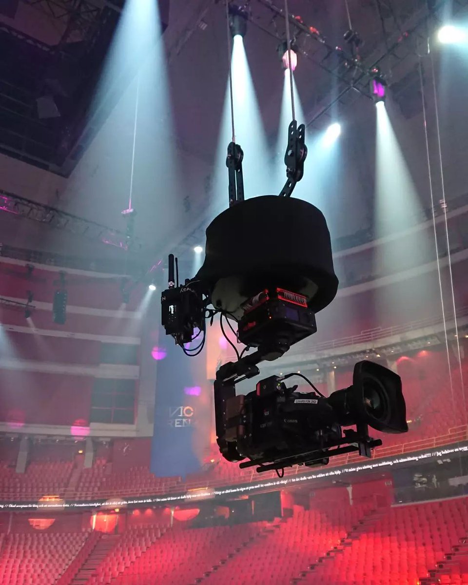 NewtonNordic's tweet photo. #NEWTONhead on a @rts_camera SpeedWinch dolly from the ceiling. Flying @GrassValleyLive camera with #Canonhj14 lens and @Vislink wireless video. Nice pic by Tomas Hermansson at the live broadcast of a concert in Stockholm last year. 🕹️ 🎥 📺
.
#Grassvalleylive #cablecam https://t.co/S0pxozWuzd