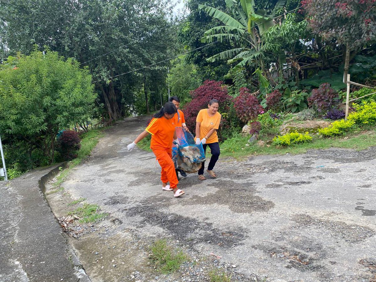 sangaykhandu's tweet photo. Meanwhile Gasa and Punakha dzongkhags began combing phase earlier today PC: Field #NADPM #desuung #Bhutan https://t.co/FQI2iXSJDM