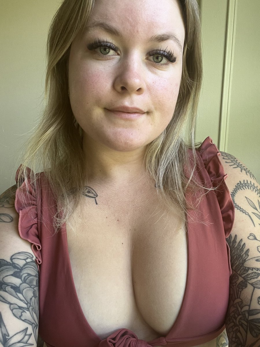 𝙵𝚘𝚛𝚋𝚒𝚍𝚍𝚎𝚗 𝚁𝚘𝚜𝚎🌹 𝟼𝟺𝙺 on Twitter: "RT @honeybunpeach: hi 💕"