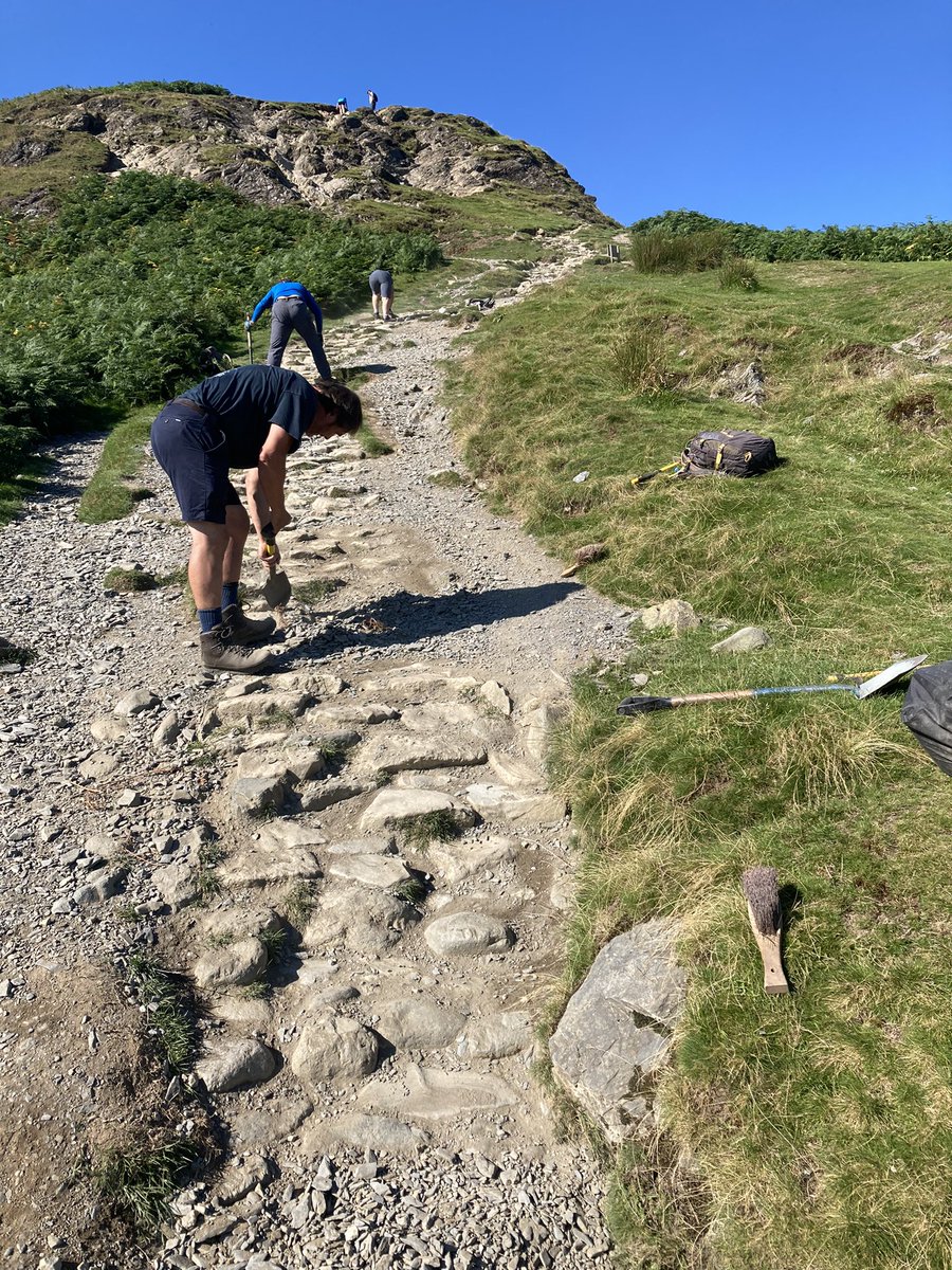 A corker of a day for @fixthefells @LakesVolunteers maintaining the paths on and around Cat Bells. Hard work, a tad hot but excellent company with a fell full of engagement with hordes of walkers.