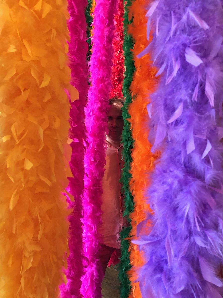 nikjacobs22's tweet photo. Pay no attention to the man behind the boas!  Our visit to Your (Un)natural Garden exhibit by Adam Schwerner  @DescansoGardens for my birthday last week.  Nothin' like celebrating with these colorful friends!

Man Behind the Boas:  @NathanInzerillo 

#LeoBirthday #BoaLife https://t.co/xIMAaS7cnv