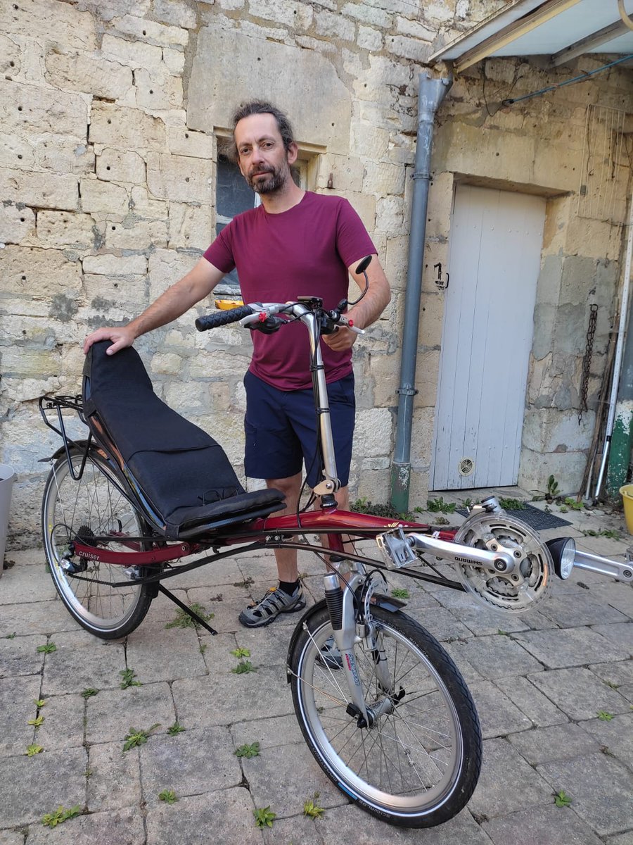 VelosPierrot's tweet photo. Voici le petit dernier de nos vélos couchés. Un Nazca Cruiser de 20 ans. Un peu  de mécanique et il nous accompagnera pour notre prochain périple à vélo. 🤩
#vélocouché #vacancesavelo #slowtourisme https://t.co/Gk8Jv4tnzm