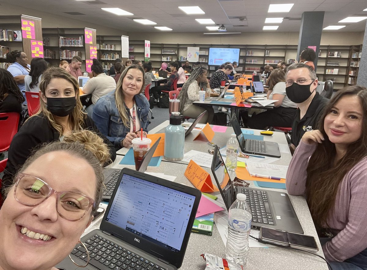 Mrs_Loredo's tweet photo. Our @BlansonCTEHS ELA 2 team is working hard at District Staff Development! @RomaGuerra2 @BenIbarraCTE @XMRaldine https://t.co/QoHl1E9nU0