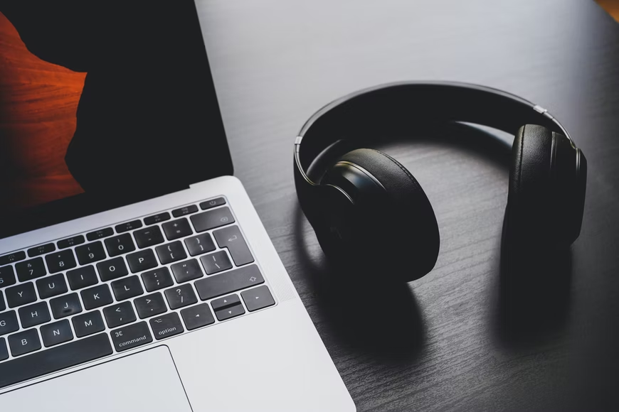 #DidYouKnow: We have a podcast? When you tune in, we share plenty of tips and ideas with you on how you can help strengthen the bonds between your business and the customers you serve! Check it out: 1l.ink/BNXRB4S