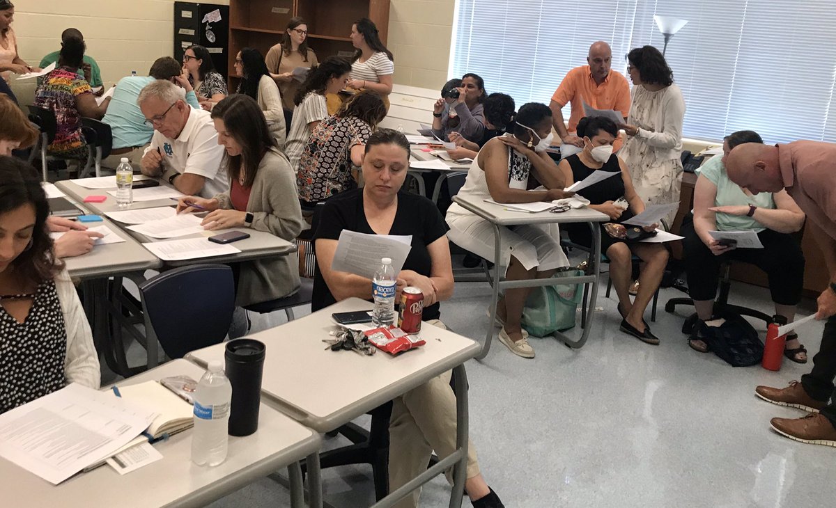 heroichistory22's tweet photo. Standing room only for our CCS Teacher Leadership session at @CabCoSchools NTO today! 😍🔥

We are lucky to have these experienced, knowledgeable, and willing educators at CCS! 🙌 

#CCSGrowsTeachers I #LetsGetIt https://t.co/0orschZ5Wi
