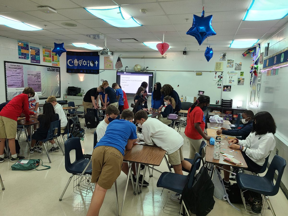 Ms_EGleeson's tweet photo. The infamous puzzle challenge to start the problem solving process!
STEAM @CrosbyMiddle

@codeorg @TeachCode
#CSDiscoveries

@KaraJo_Ammerman https://t.co/OikbrwRZSe