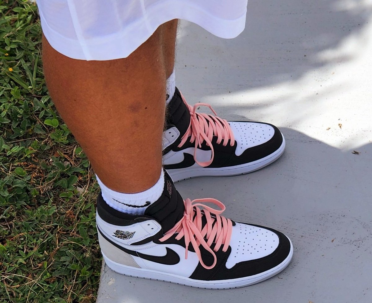 TheRealMrShaw15's tweet photo. Felt like it was a good day to throw on the @Nike @Jumpman23 Stage Hazes.
#kotd #sneakers #jordan1 #Jordans #Jordan23 #jordanretro #SNKRS #SNKRZ #snkrskickcheck #snkr #Nike #nikebasketball #stagehaze #jordanretros https://t.co/Ux8UP7o1uY
