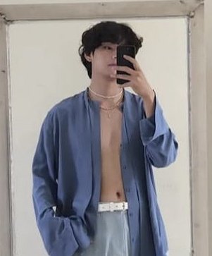 9795VERSE's tweet photo. all these thirst traps and they expect us to be sane.
#TAEHYUNG #태형  #ลิซ่า #리사 #LISA https://t.co/YyDqSaqJ8V