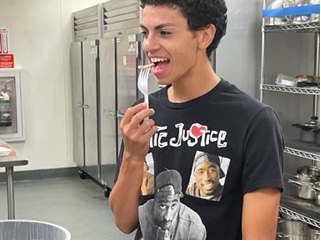 PeoriaCTE's tweet photo. Nothing says welcome back to school like Advanced Culinary @CentennialCuli1 cooking up frog legs! πΈ#CTEworks #PeoriaUnified #PUSD11 #Culinary https://t.co/M6CVopp9HE