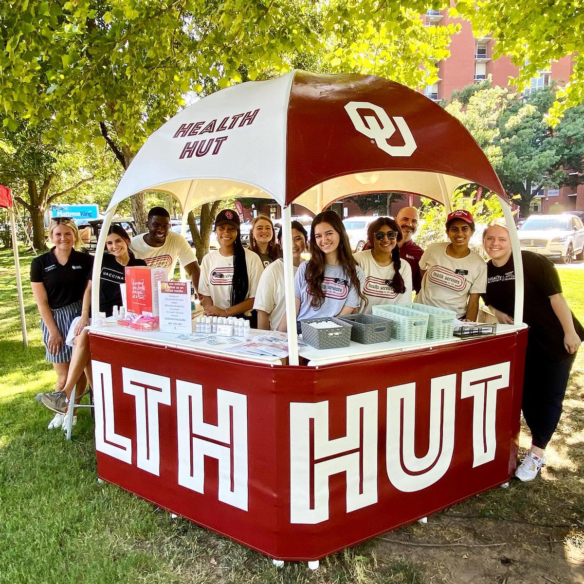 GoddardHealthOU's tweet image. We had so much fun yesterday at the @students_OU Family Farewell event. We'll be back 3:30 - 6PM today and tomorrow. 

Free sunscreen, first aid kits, hand sanitizer, buttons and more. 

#OUMoveIn22