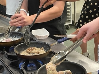 PeoriaCTE's tweet photo. Nothing says welcome back to school like Advanced Culinary @CentennialCuli1 cooking up frog legs! πΈ#CTEworks #PeoriaUnified #PUSD11 #Culinary https://t.co/M6CVopp9HE
