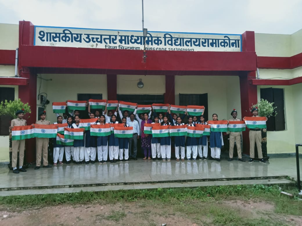 NccDteMPCG's tweet photo. #HarGharTiranga
#AazadiKaAmritMahotsav
Various Institutions of 24 MP  Bn NCC/Jabalpur Gp under the aegis of MP&amp;CG Dte  participated in the "Har Ghar Tiranga" Awareness Rallies all across Chhindwara today. A few pics.... 
@HQ_DG_NCC  
@drajaykumar_ias 
@PRODefNgp https://t.co/igGSJsAuAK