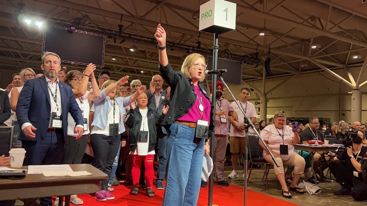 BREAKING: Lana Payne, <a href="/Lanampayne/">Lana Payne 🇨🇦🇨🇦🇨🇦</a> is elected as Unifor’s new National President! #UniforTogether #canlab #Unifor