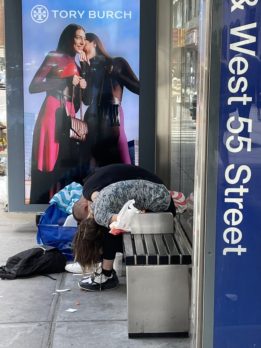 sider_uw's tweet photo. Just now at the heart of midtown, Sixth ave &amp; 55th st. So. Much. Compassion. Thankfully @GovKathyHochul @bradhoylman legalized their syringes on the floor so it's all good. @NYCMayor @NYCMayorsOffice @NYCDHS https://t.co/nqWpV6Rwou