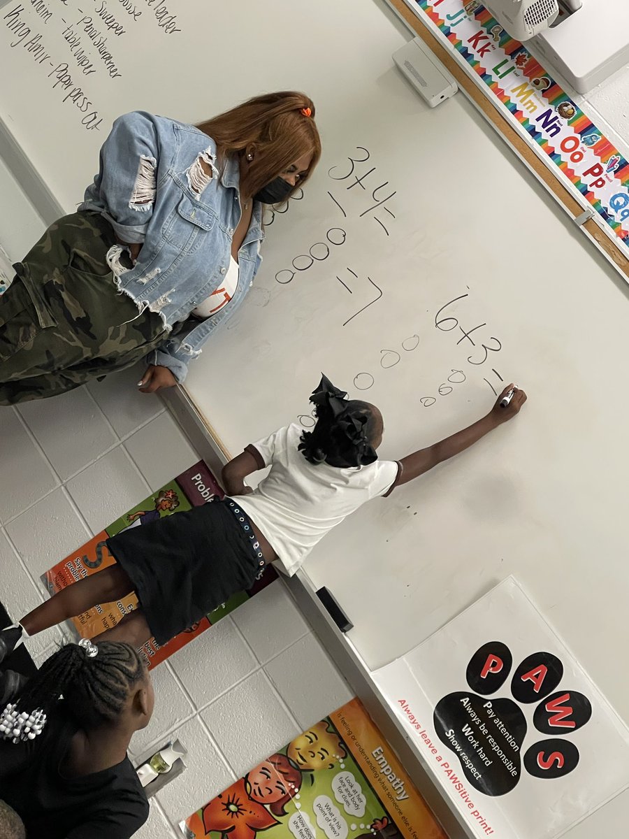 HubbardsStacy's tweet image. We know modeling proper math instruction is key but also independent practice. Here, Ms. Elliot allowed her student to demonstrate her learning at the end of the closing of the lesson @BESPandaWallace #mathteaching #firstyearteacher