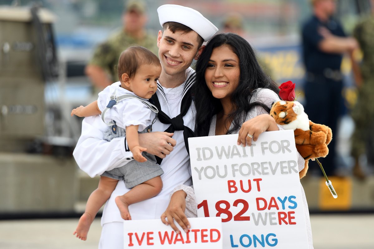 GrotonSubs's tweet image. The #submarine USS #Indiana returned home from deployment today - follow this link for more info: bit.ly/3pb5x90 #USNavy #subs #homecoming #reunited