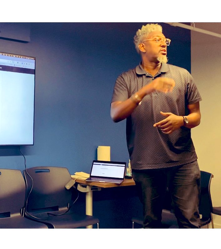 PeaceforDC's tweet photo. Special shout-out to #HERUconsulting for their dedicated role providing Life Coaches for the #DCPeaceAcademy’s students and helping them work on their personal & professional goals. Thank you! #ReachForYourGoals #WorkSmarterNotHarder #PeaceIsPossible https://t.co/rkecTXNv60