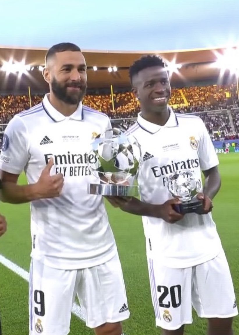 RMadridFrance_'s tweet photo. Le meilleur joueur et le meilleur jeune joueur de la Ligue des Champions.✨🤍 https://t.co/W8ZexpPOtr