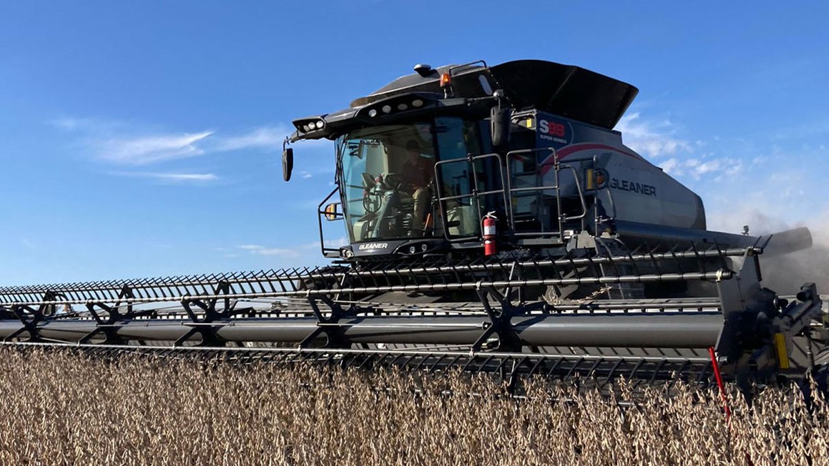 One word to describe the performance of the Gleaner S9 Series?

💯 SUPERIOR 💯 

It's simple: A lightweight design and high capacity mean better performance. #ItsGottaBeGleaner