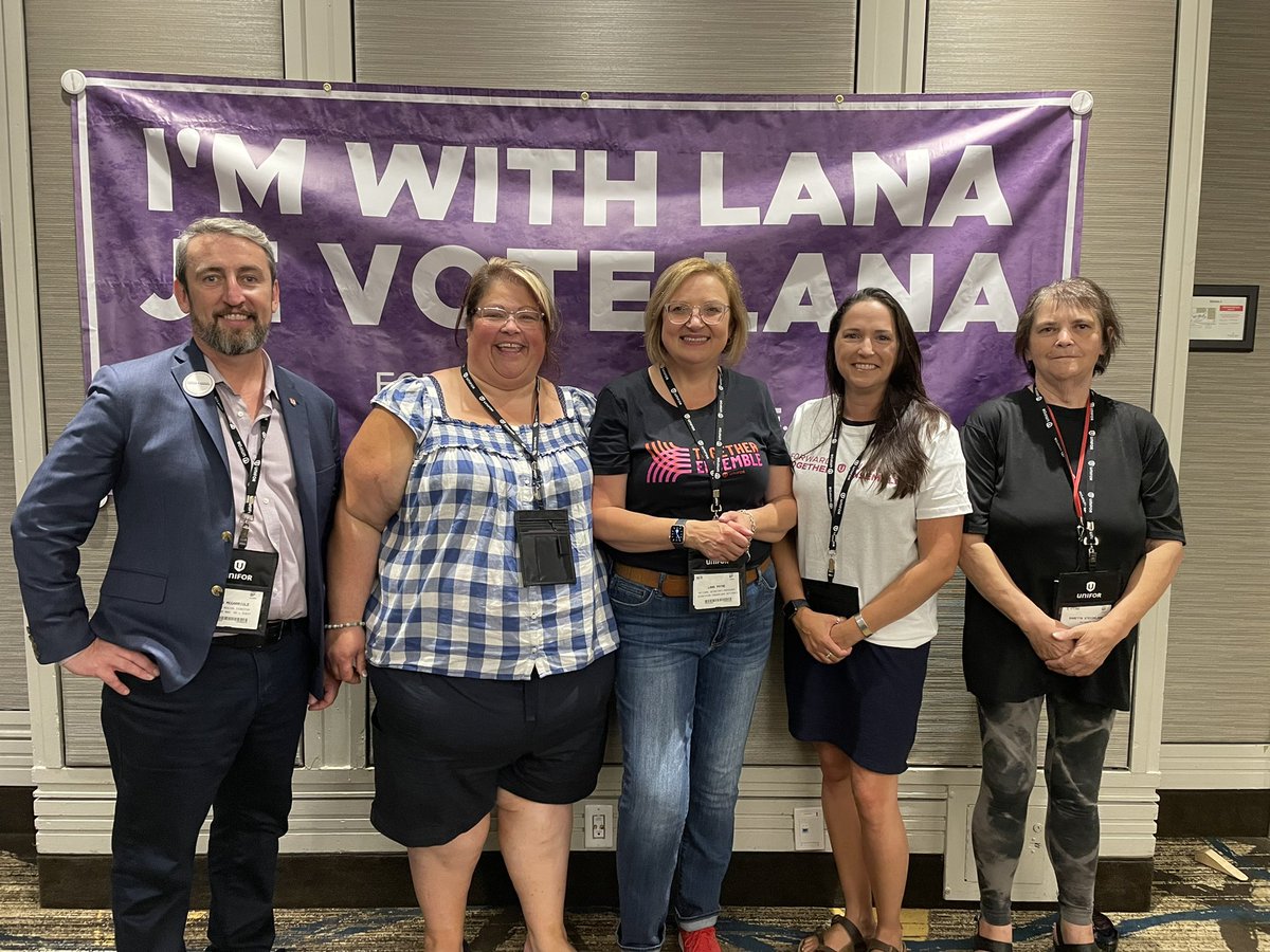 Witnessing history first hand as your labour movement idol and mentor <a href="/Lanampayne/">Lana Payne 🇨🇦🇨🇦🇨🇦</a> becomes the first woman to lead <a href="/UniforTheUnion/">Unifor</a> makes me believe that sometimes, with integrity, commitment, dedication and hope change is possible #canpoli #nlpoli #canlab