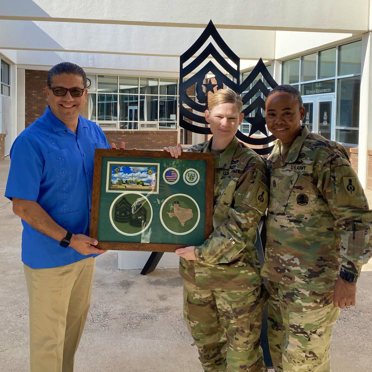 jjortizjr63's tweet photo. Today we recognized SFC Ortiz for her contributions to the mission's success at the NCOLCoE-NCOPDD. She is an outstanding NCO and will be missed. She assumes a vital role as the Sexual Assault Response Coordinator (SARC)  at The NCOLCoE, and we wish her continued success. https://t.co/9kwk17WnZG