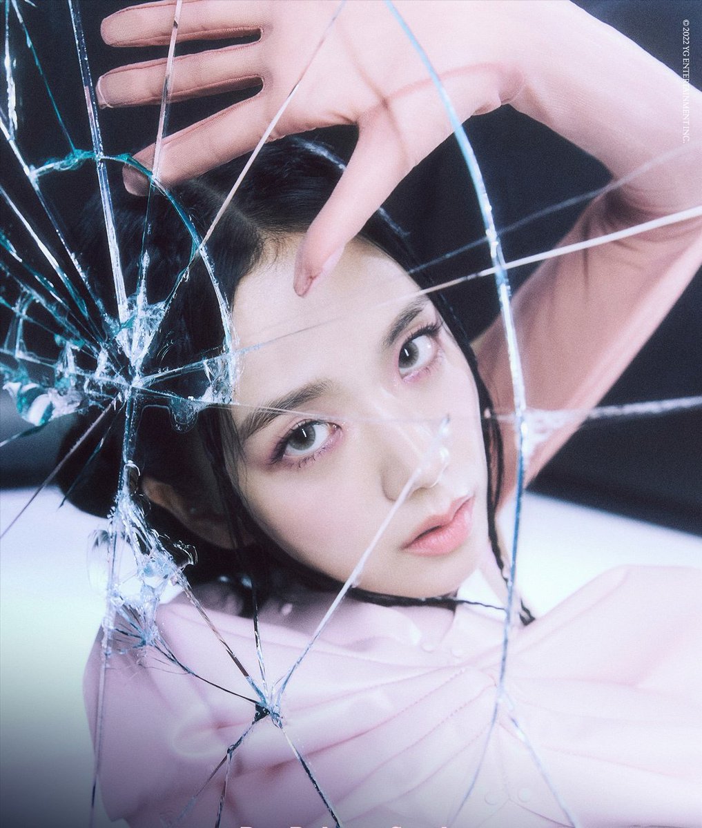 bangpinkverse's tweet photo. PINK VENOM                       PROOF 
#JISOO                                 #JIN https://t.co/1zbeH5y1QI