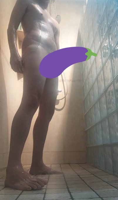 Si este tweet consigue 50 RT subo la foto sin censura ??

#gay #gayporn #twink #dick #sex https://t.