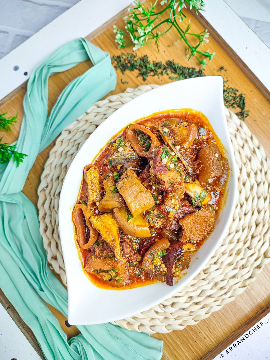 ErrandChef's tweet image. I could promise that this meal tastes as good as it looks? You wouldn't believe me till you try it. Place your orders today!

 #chef #foodie #lekkivendors #ajah #tasty #familytime #stew #soupbowls #soups #lunch #dinner #foodlovers #nigerianfood 
2baba
Wike
Nsukka
Kizz Daniel