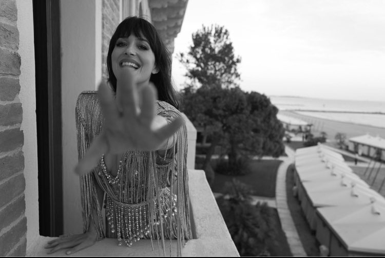 Your camera roll if Aurora was your girlfriend.