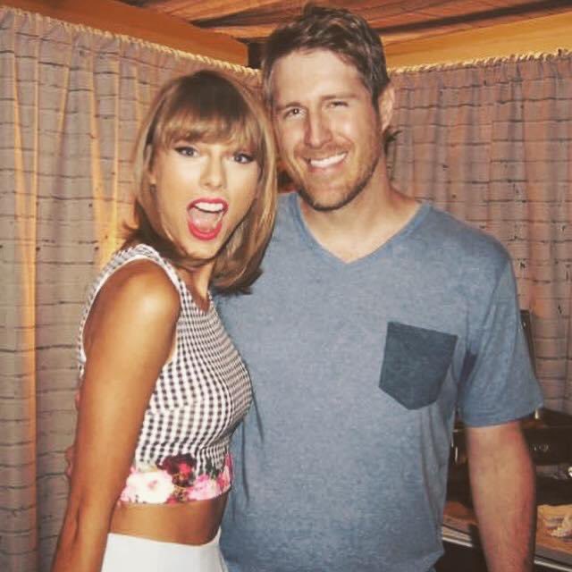fitzoneverythng's tweet photo. Throwback with @taylorswift13 ❤️🎶 #TaylorSwift  @ct40withfitz https://t.co/CJ5fdctR2n