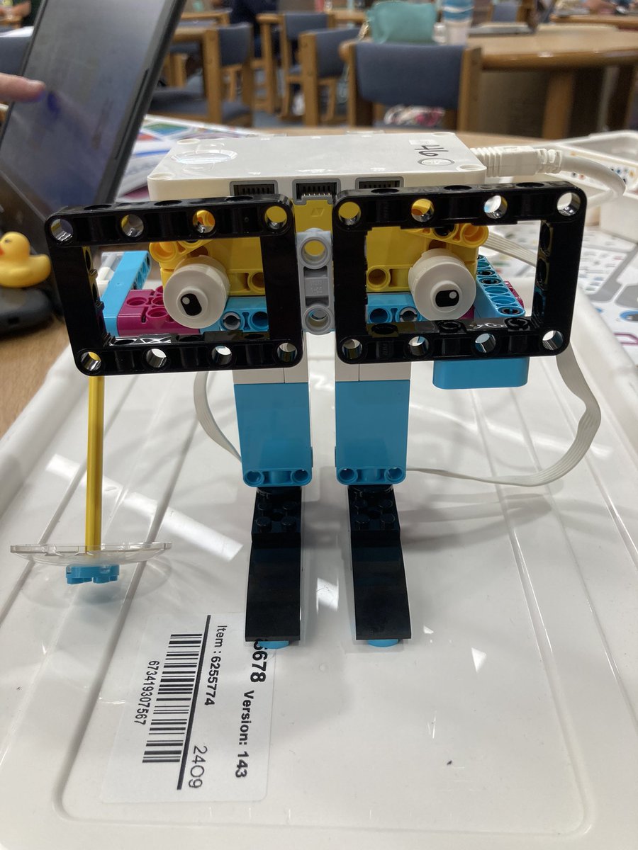 counselormallen's tweet image. Sandlapper’s counselor CAN code!  The Willy the Weather robot can predict the weather— rain or shine!
@HayhurstR2PE @Itecswick @SEstarsR2 #CSinSC #PremierStartsHere #premierSTARA