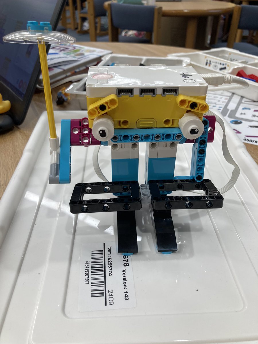 counselormallen's tweet image. Sandlapper’s counselor CAN code!  The Willy the Weather robot can predict the weather— rain or shine!
@HayhurstR2PE @Itecswick @SEstarsR2 #CSinSC #PremierStartsHere #premierSTARA