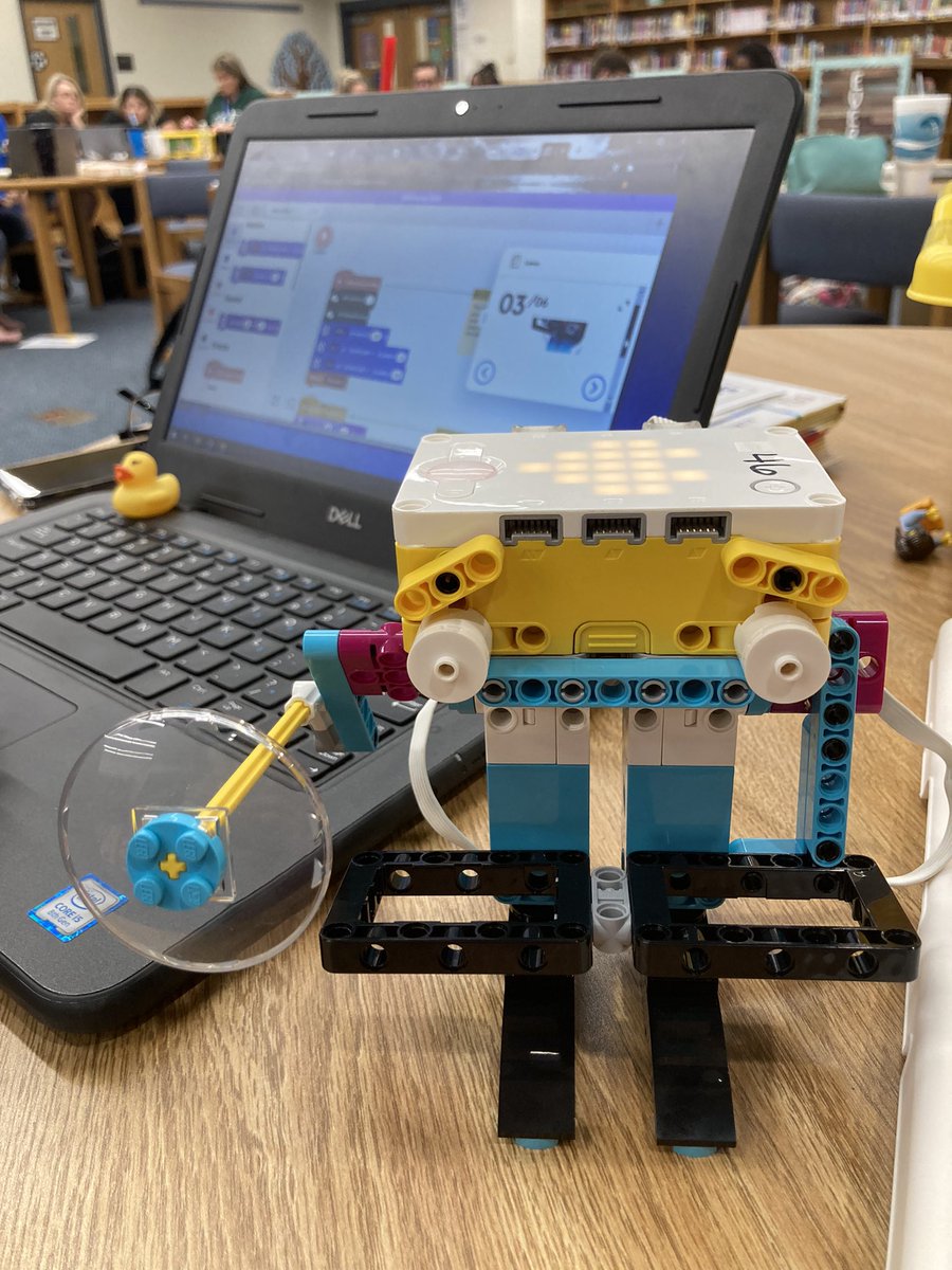 counselormallen's tweet image. Sandlapper’s counselor CAN code!  The Willy the Weather robot can predict the weather— rain or shine!
@HayhurstR2PE @Itecswick @SEstarsR2 #CSinSC #PremierStartsHere #premierSTARA