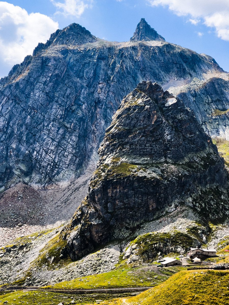 Sidetracked Magazine tweet media