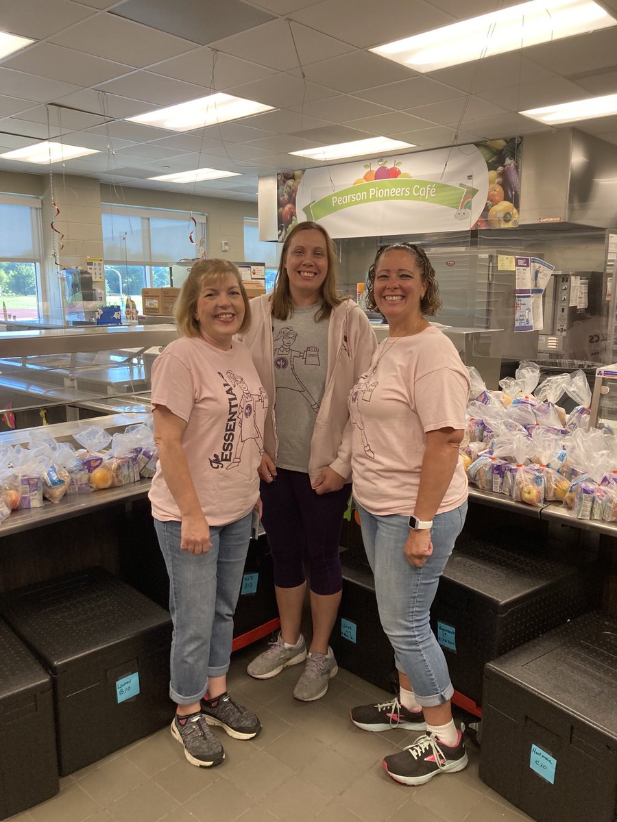 A huge shout out to our Food Services Department for their hard work ordering, prepping &amp; delivering 210+ meals for all of our students daily during our summer program! ⁦<a href="/SLCSD/">South Lyon Community Schools</a>⁩