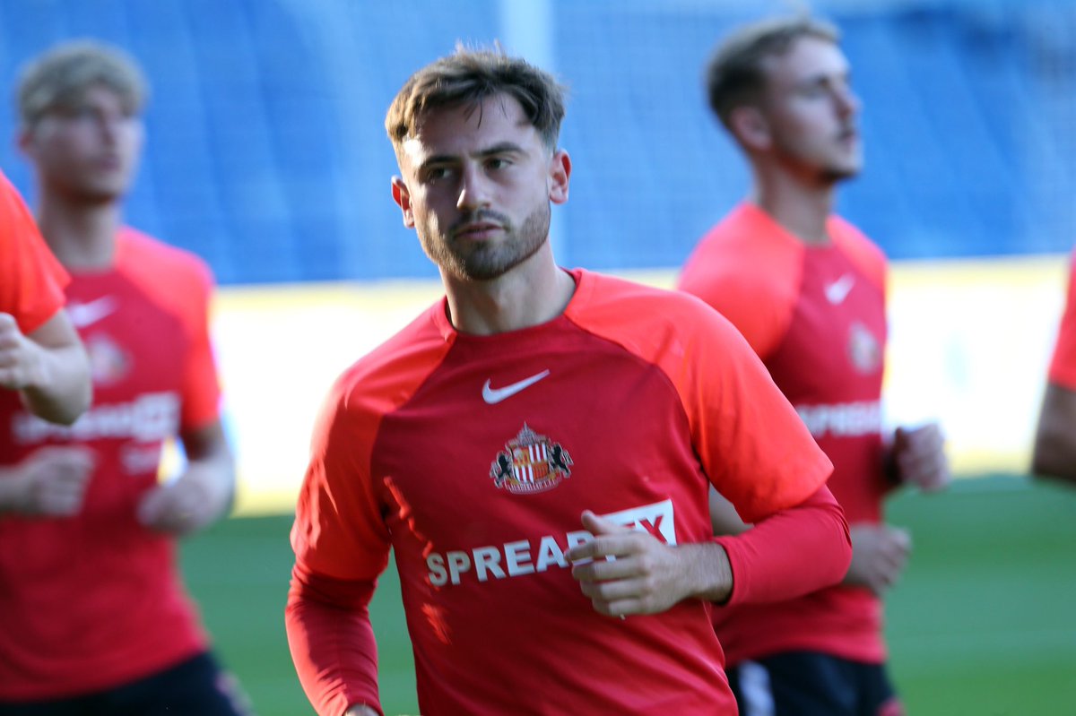 SunderlandAFC's tweet photo. Back in South Yorkshire 😏 

#SAFC https://t.co/enWXUsvG04