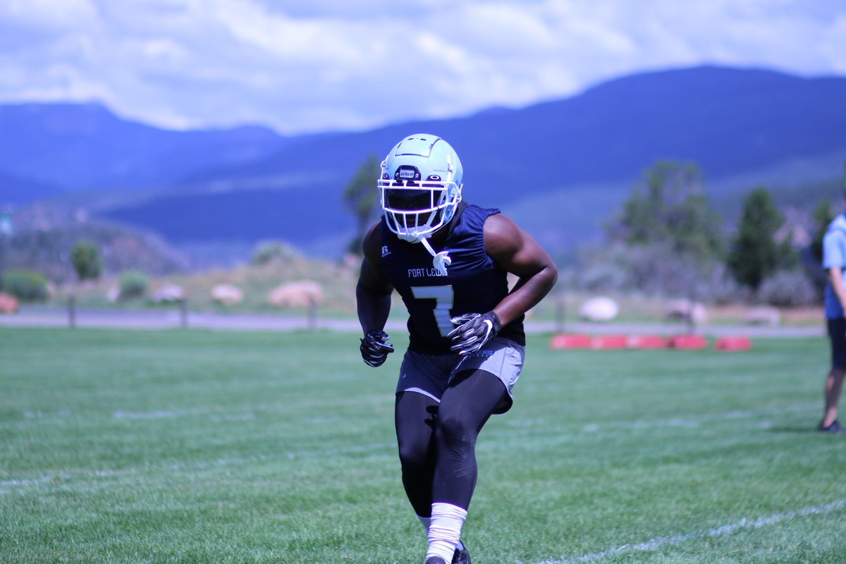 FLCFootball's tweet photo. Nothing beats that fall camp feeling!!😤

#LetsSoar x #DaLew x #RespectTour2022 x #TalonsUp x #Together https://t.co/03P8UtYSL9